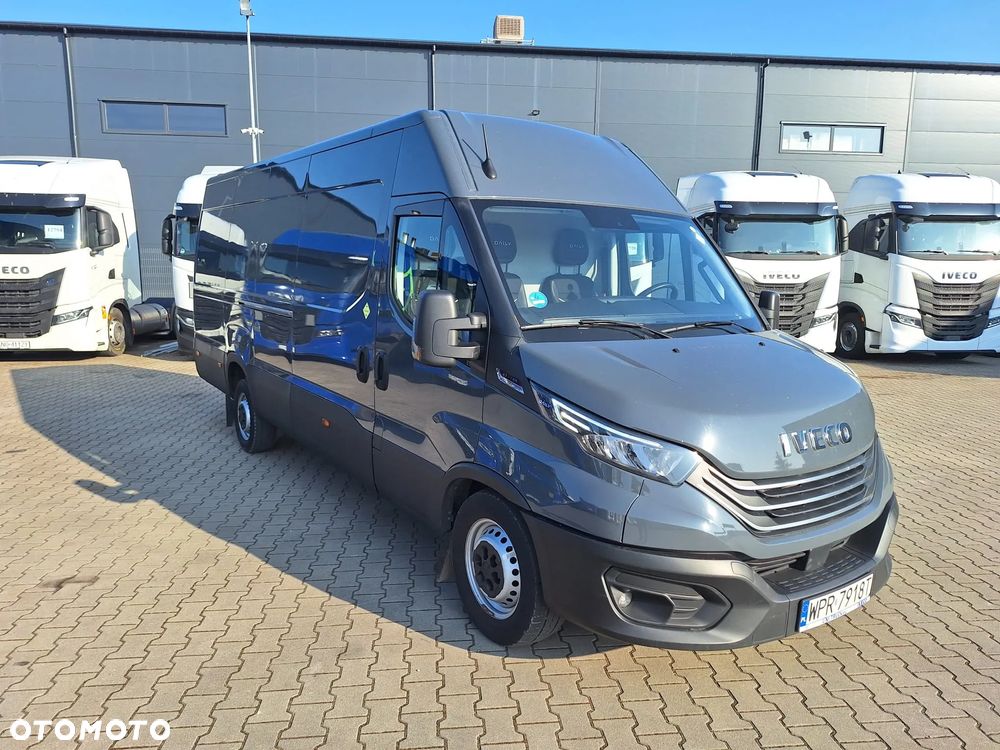 Iveco 35S18 HiMatic furgon 16m blaszak automat FV23% MAXI - 2