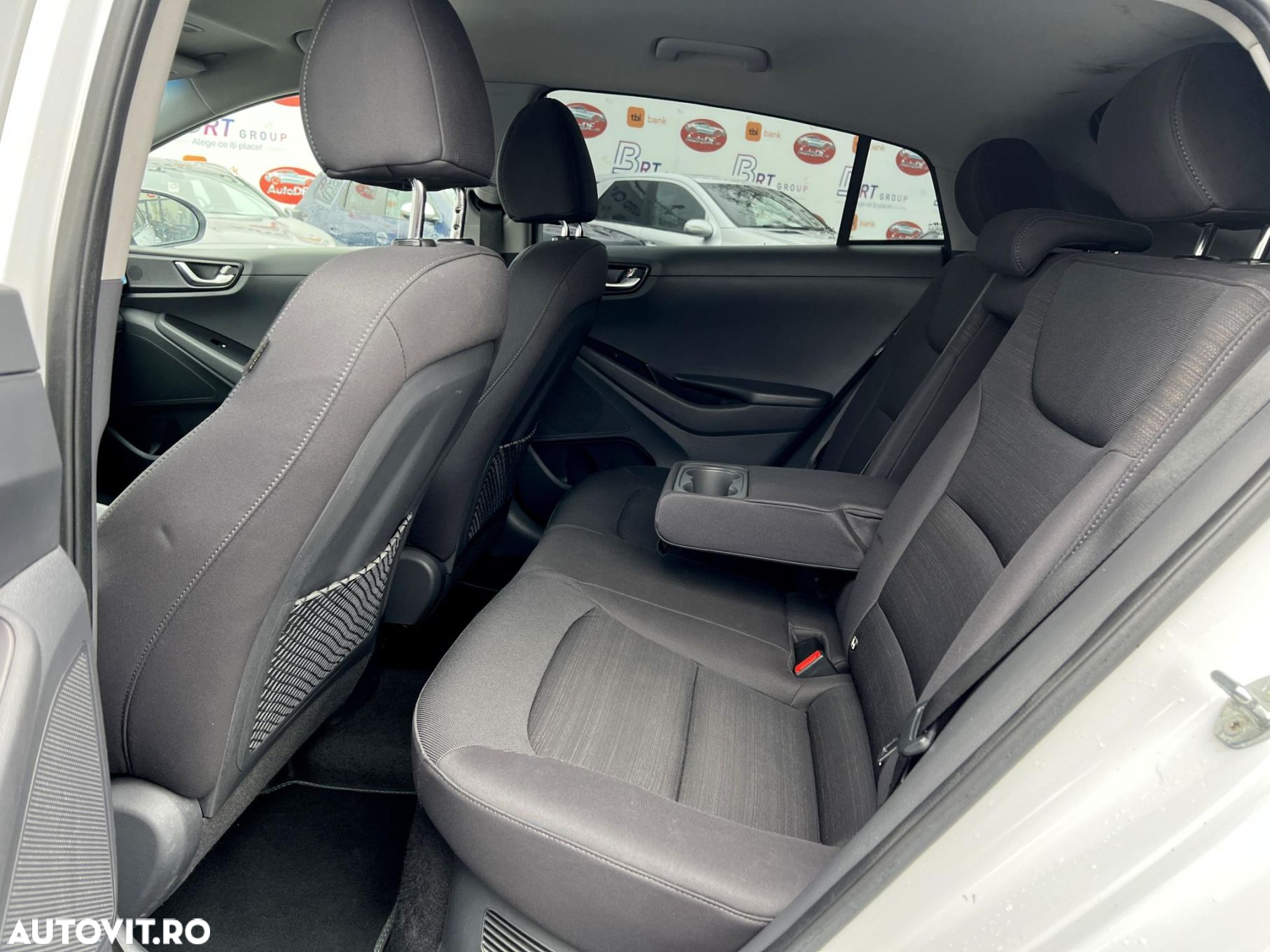Hyundai IONIQ - 16