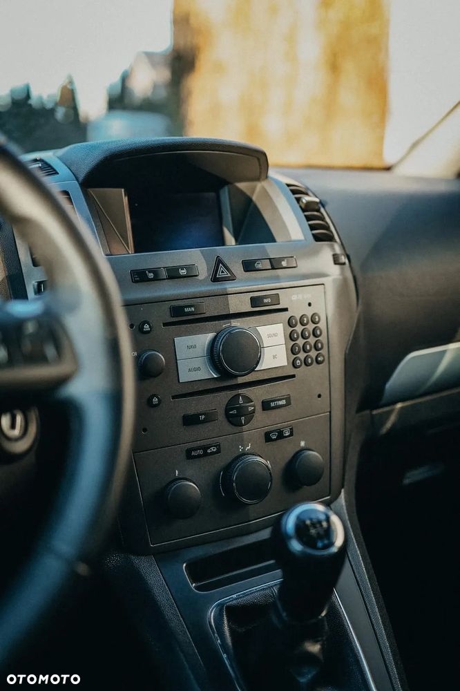 Opel Zafira 1.8 16V Elegance - 11