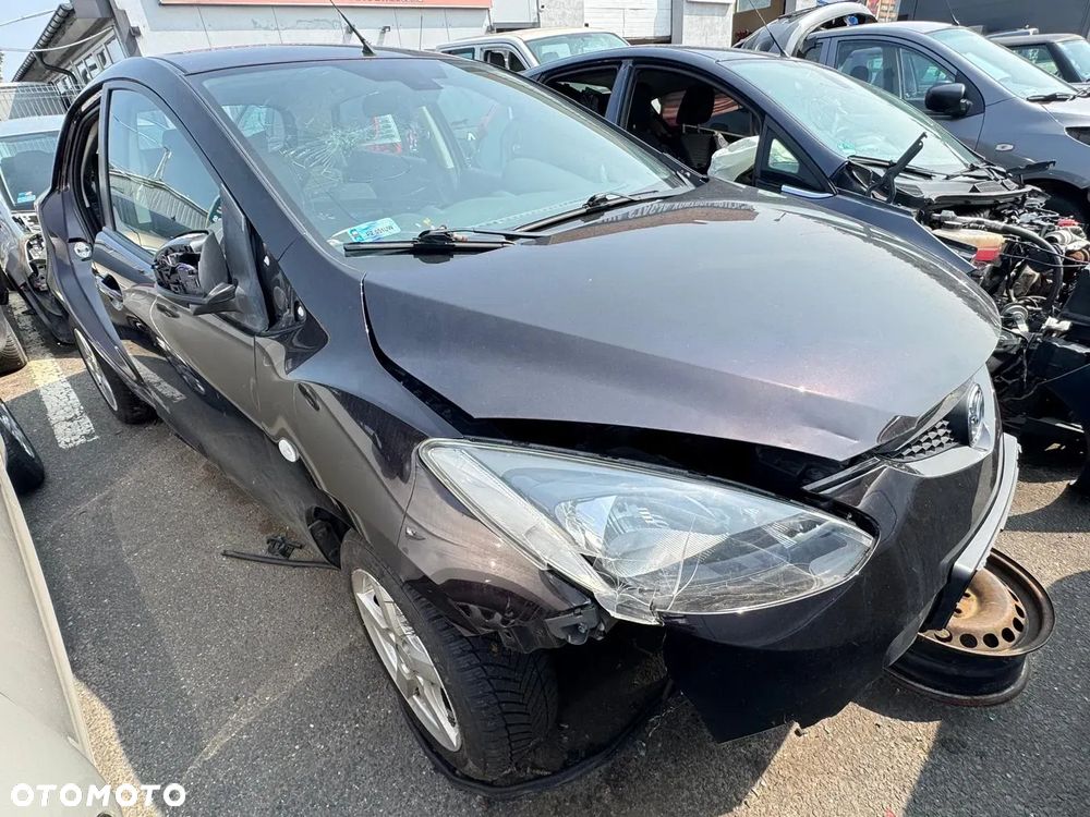 Mazda 2 II 2010r  1.3 benzyna 86 KW  - samochód cały na części - 1