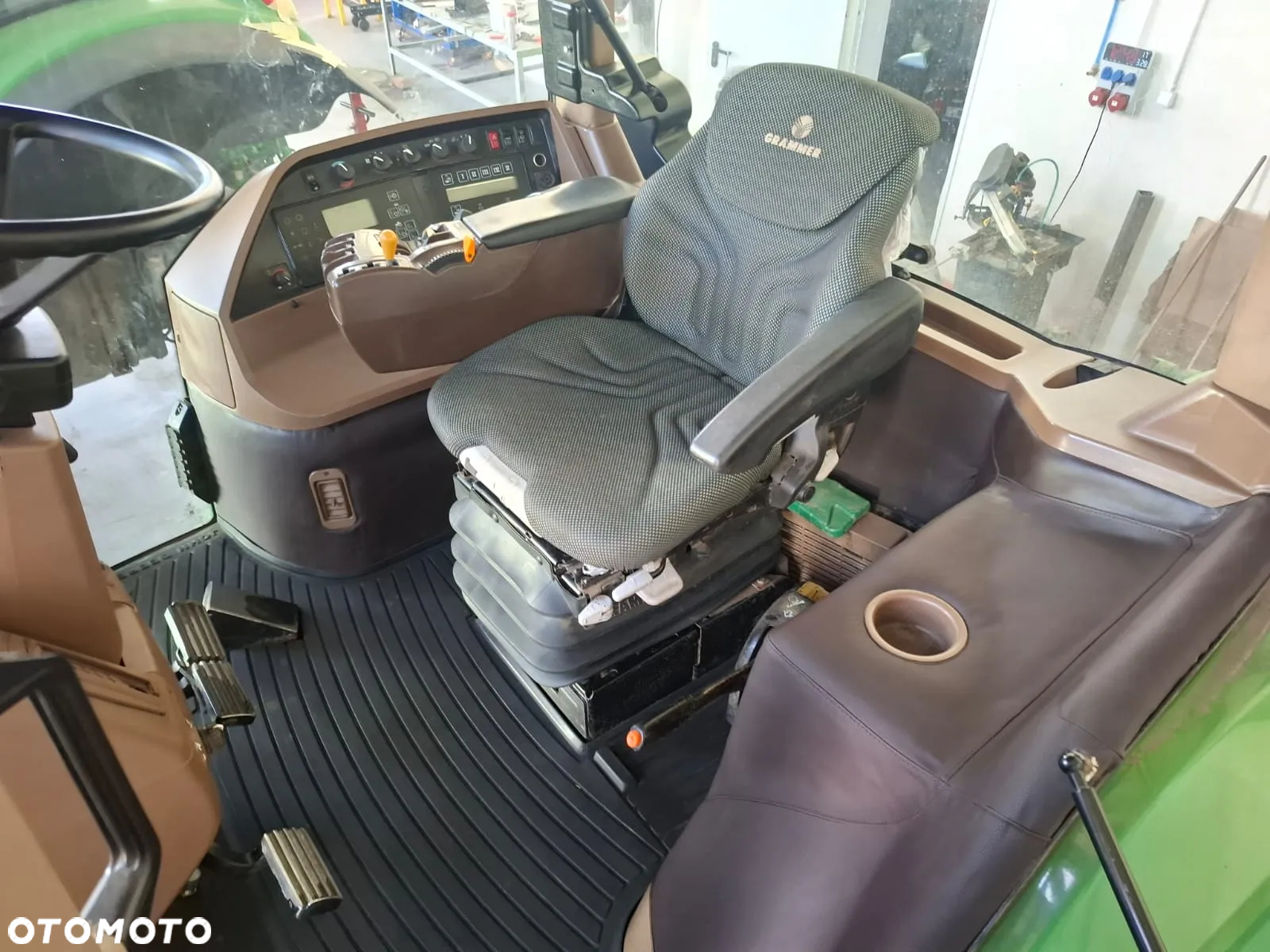John Deere 8320 - 6