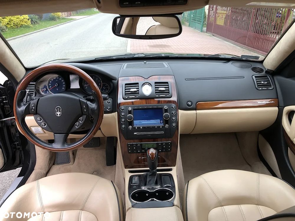 Maserati Quattroporte - 11