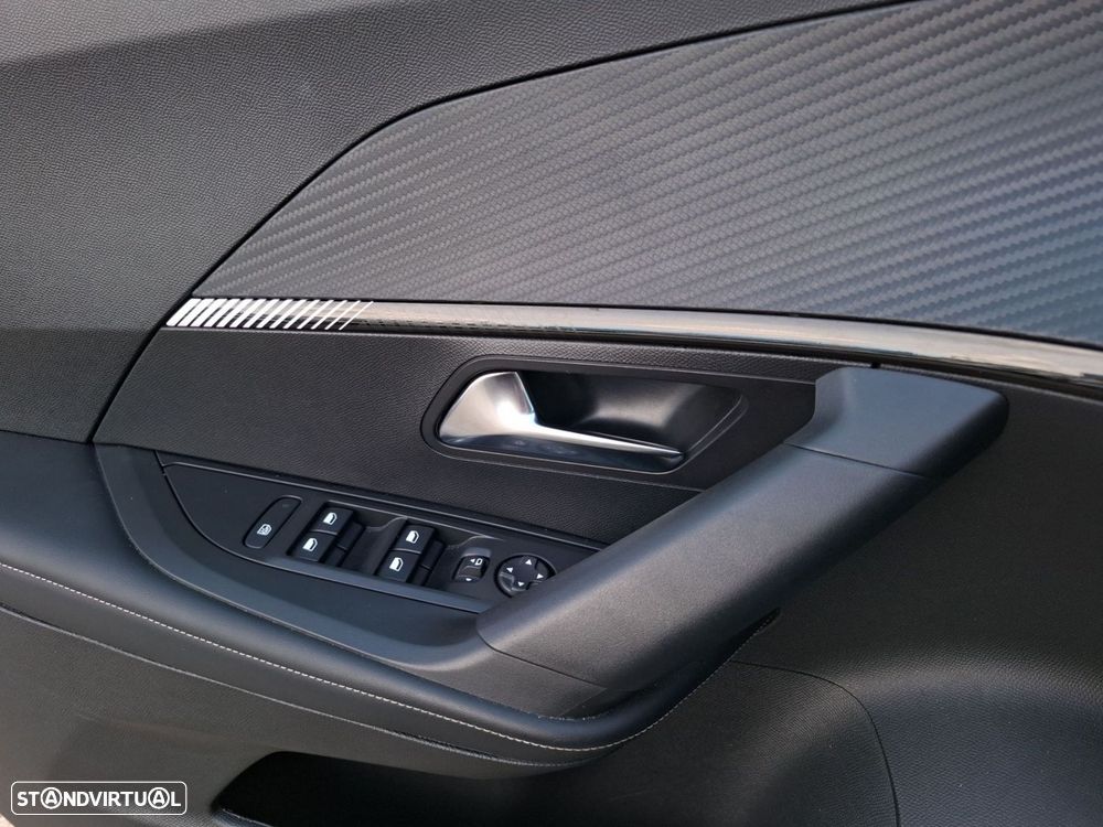 Peugeot 2008 1.2 Hybrid Allure e-DCS6 - 22