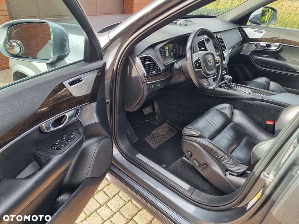Volvo XC 90 - 17