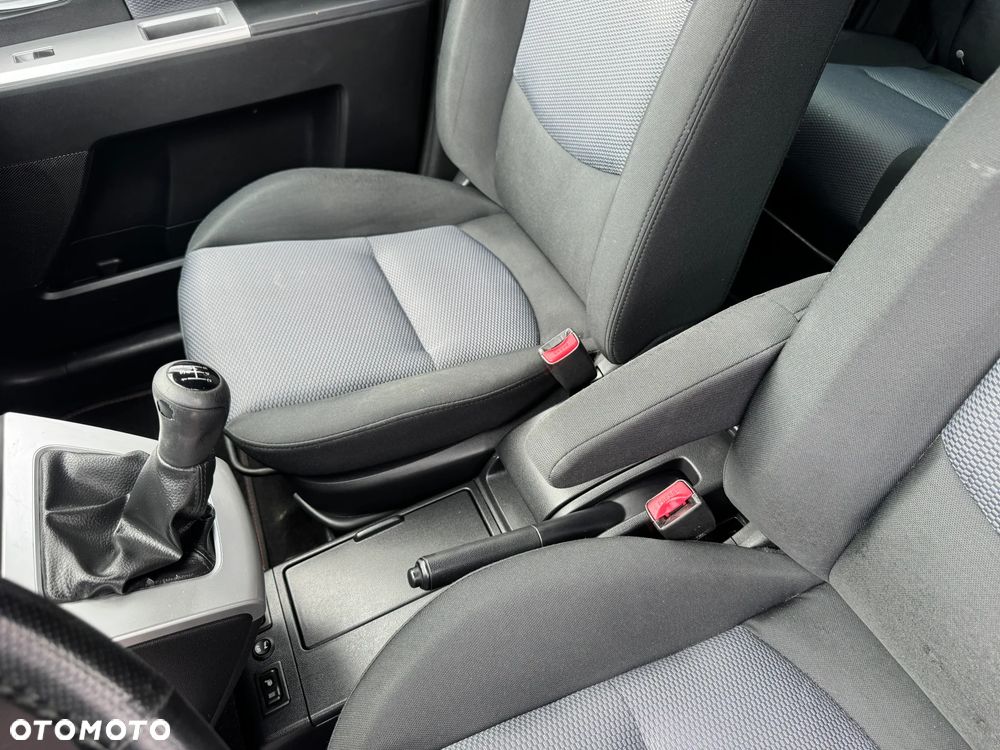 Mazda 5 2.0 Active - 23