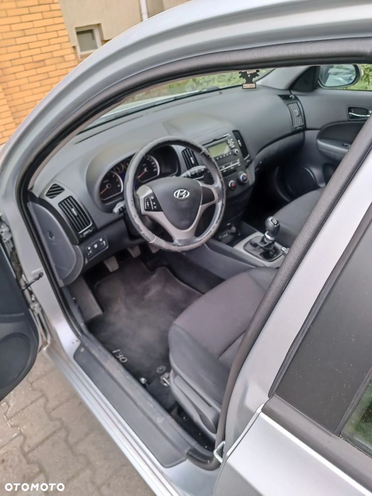 Hyundai i30 1.4 Comfort - 12
