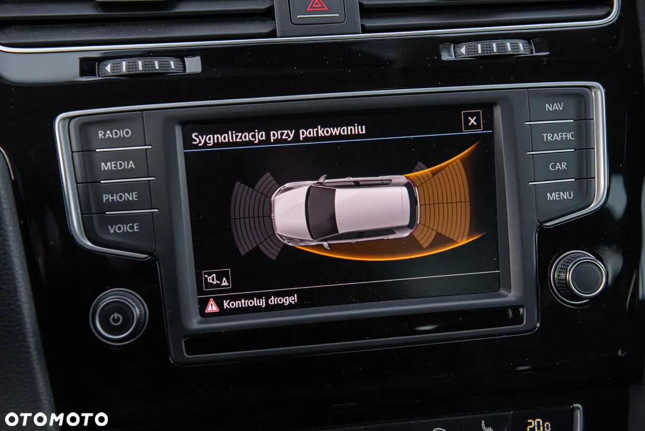 Volkswagen Golf 2.0 BlueTDI DSG Highline - 23