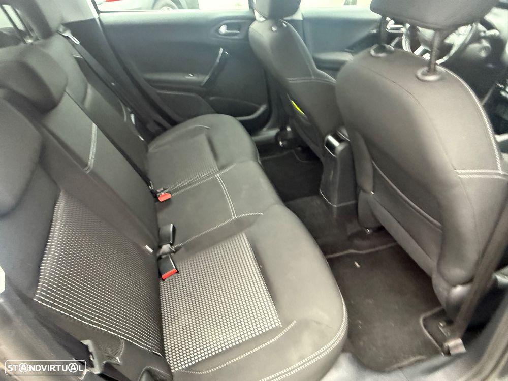 Peugeot 208 1.6 BlueHDi Allure - 11