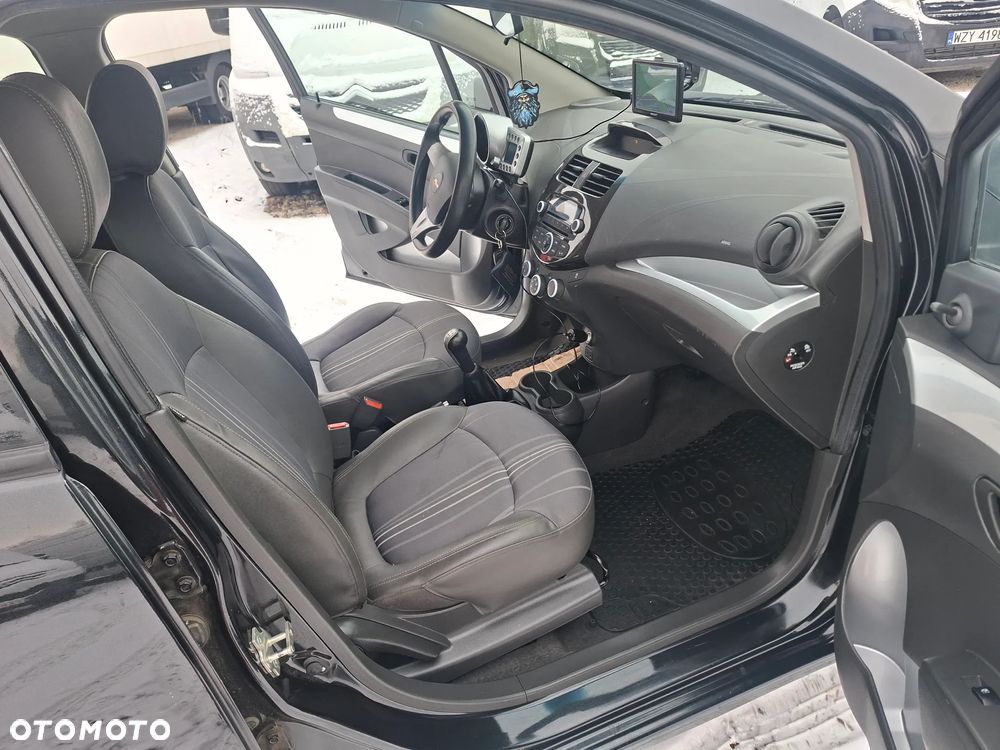 Chevrolet Spark 1.0 - 12