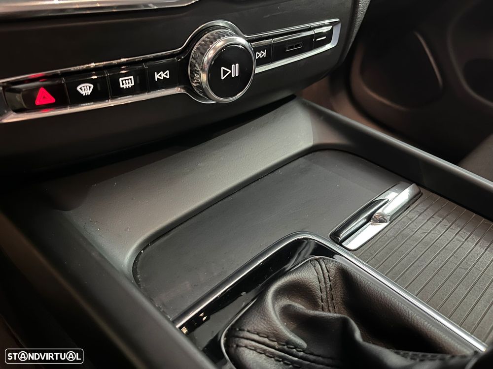 Volvo XC 60 2.0 D4 Momentum Plus - 21