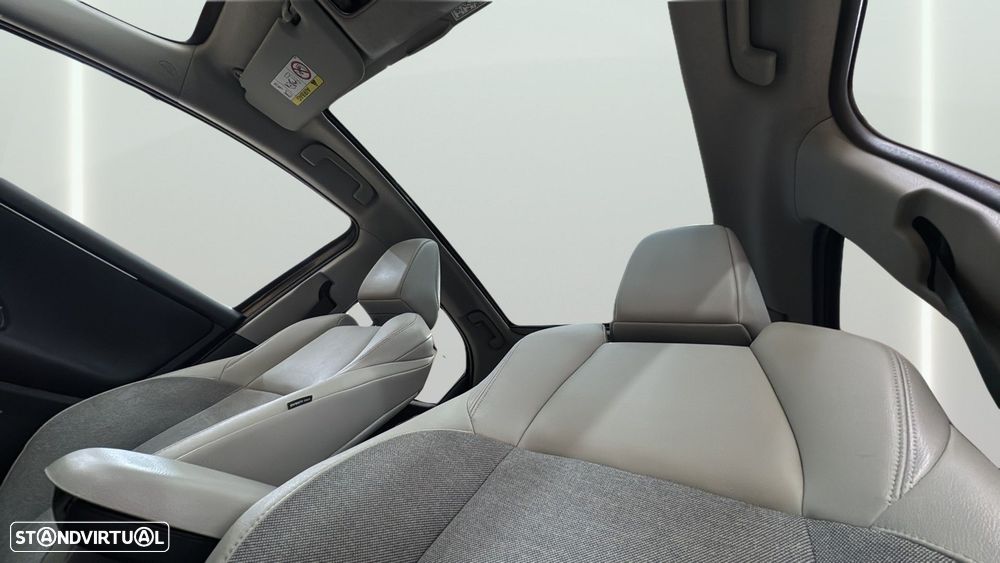 Toyota Yaris 1.5 HDF Luxury - 15