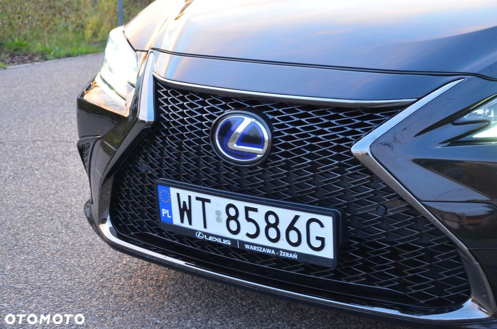 Lexus ES 300h F Sport - 8
