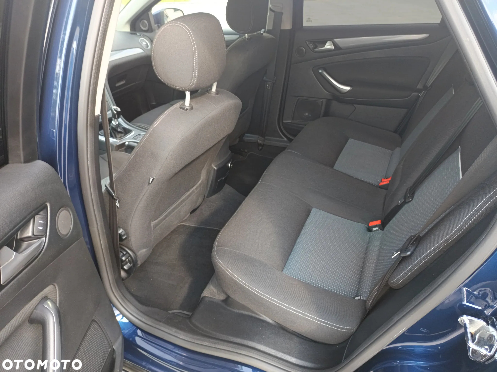Ford Mondeo - 38
