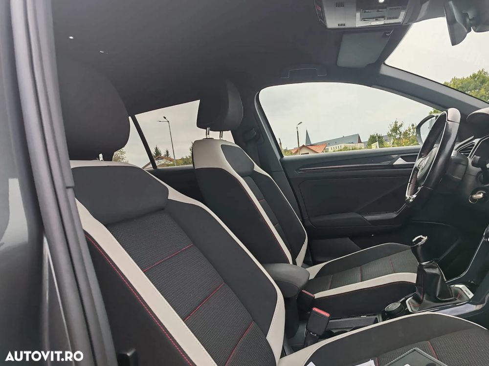 Volkswagen T-ROC 2.0 TDI SCR 4MOTION Style - 17