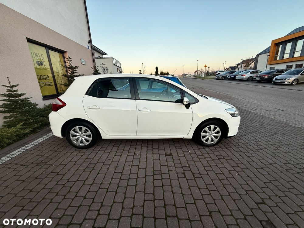Toyota Auris 1.33 Dual-VVT-i - 4