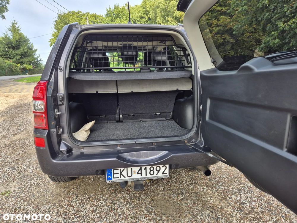 Suzuki Grand Vitara 2.4 De Luxe - 32