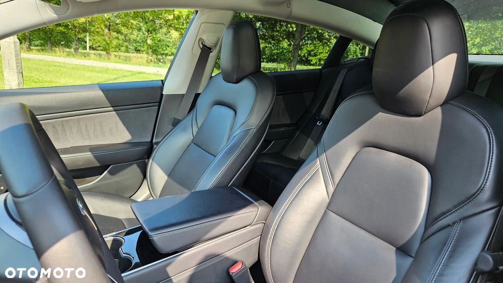 Tesla Model 3 - 18