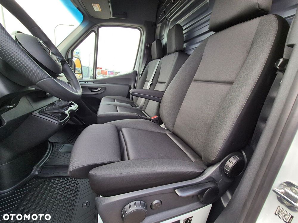 Mercedes-Benz Sprinter Sprinter - 24
