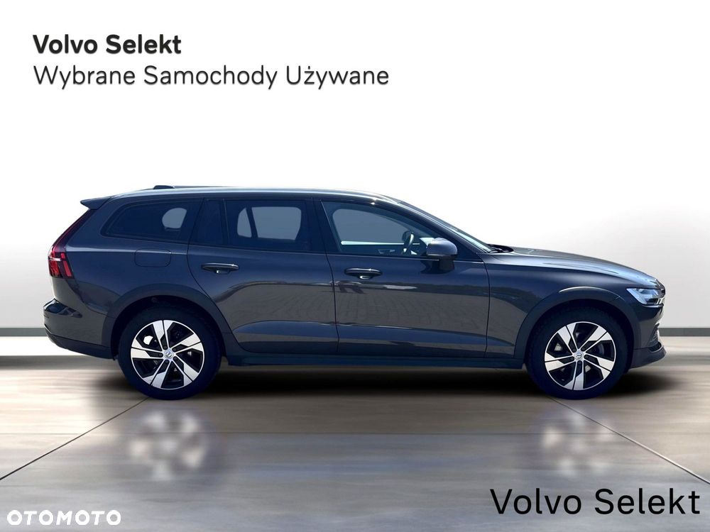 Volvo V60 Cross Country - 7