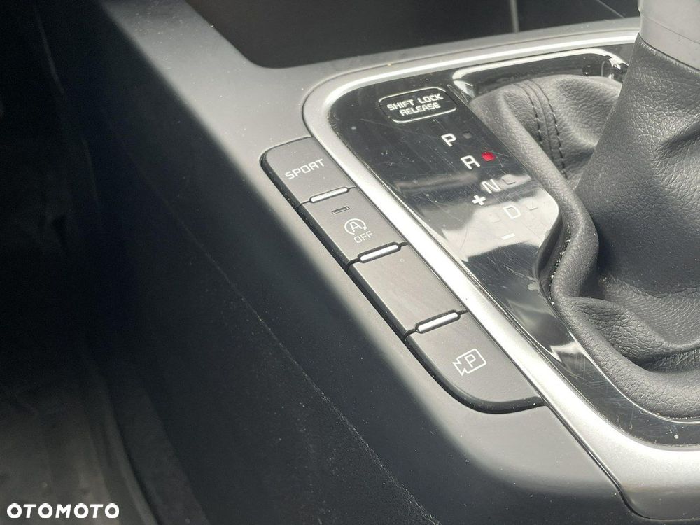 Kia XCeed - 24