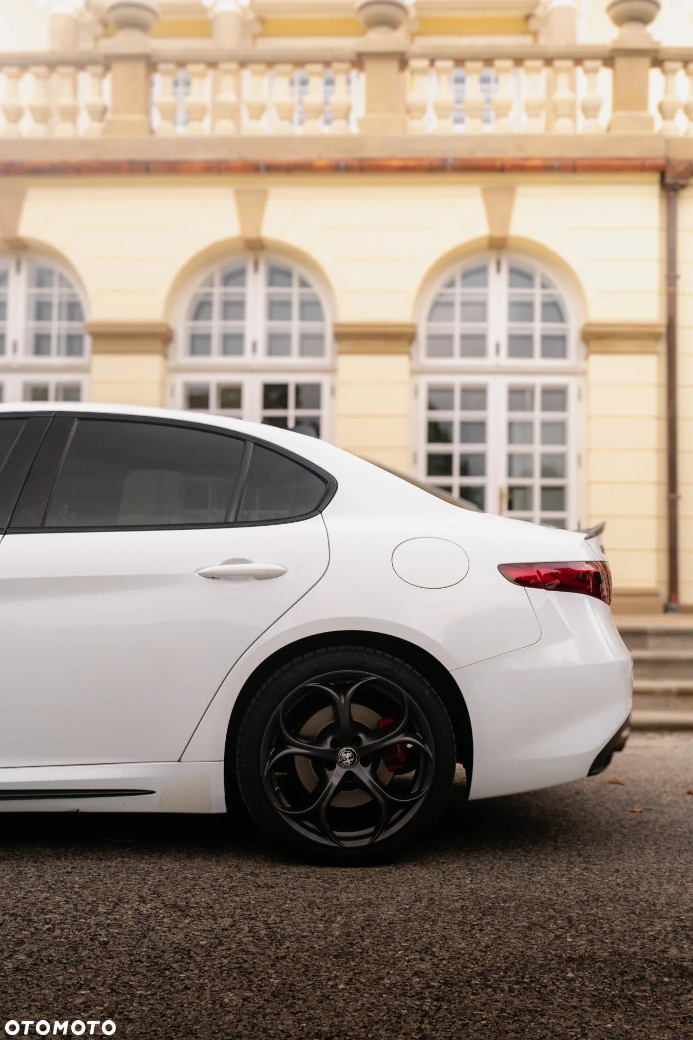 Alfa Romeo Giulia 2.0 Turbo 16V AT8-Q4 Veloce Ti - 4