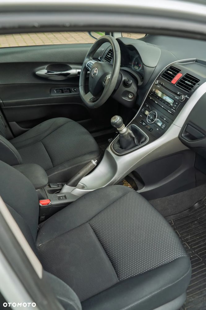 Toyota Auris - 10