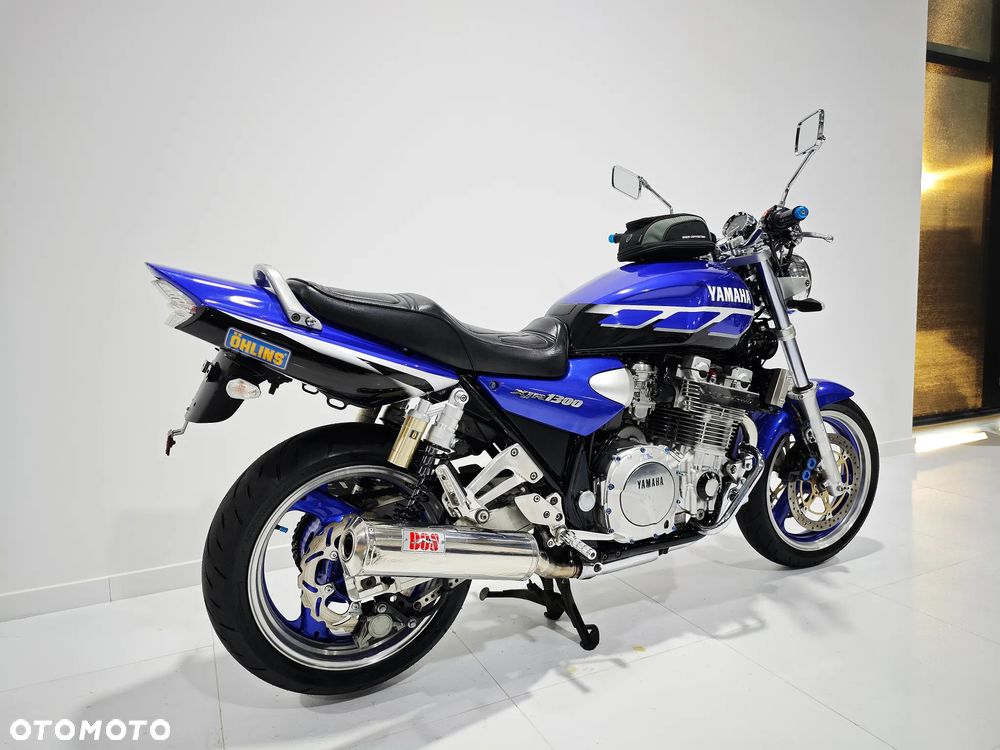 Yamaha XJR - 8