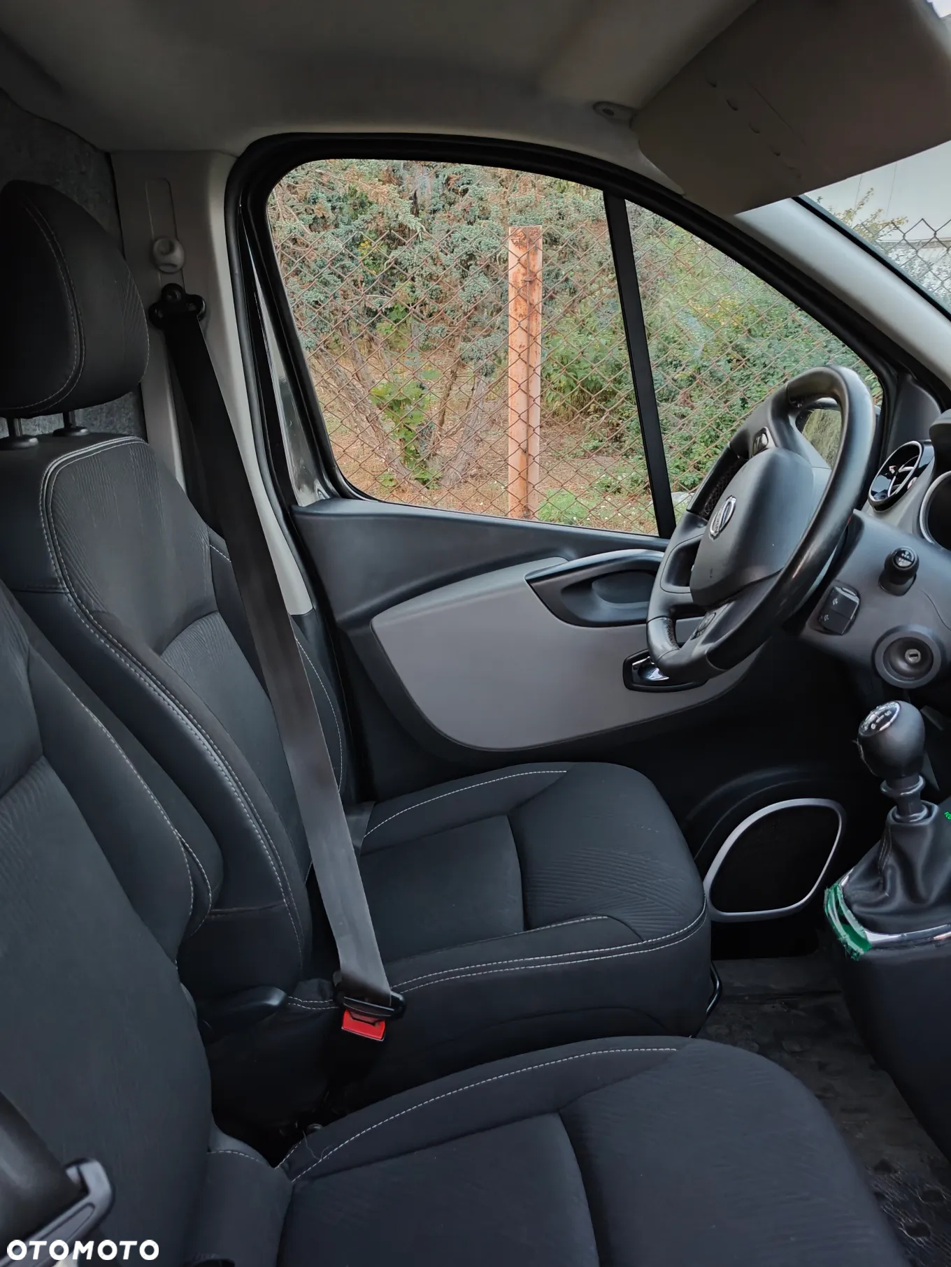 Nissan NV300 - 21