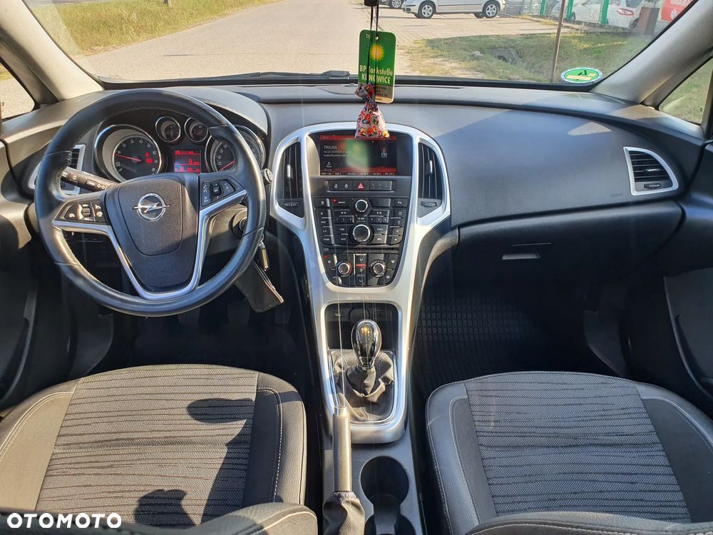 Opel Astra IV 1.4 T Cosmo - 12