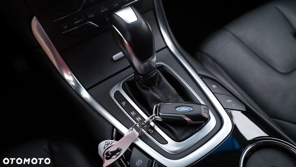 Ford Edge 2.0 TDCi Twin-Turbo 4WD Titanium - 30