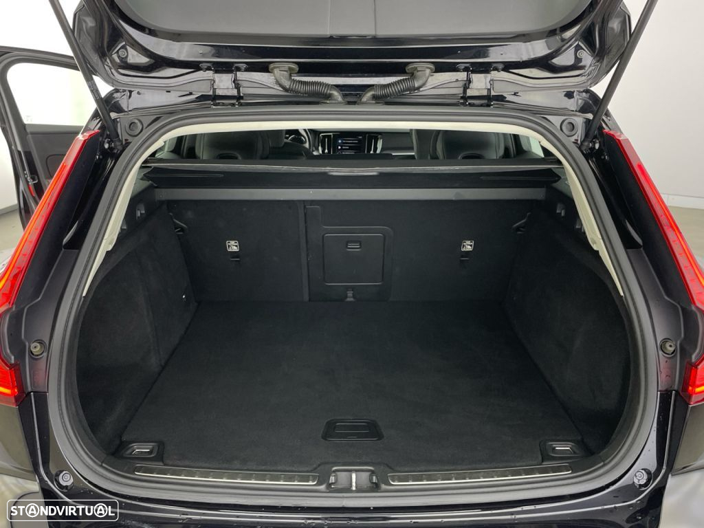 Volvo V60 2.0 B4 Momentum Core - 13