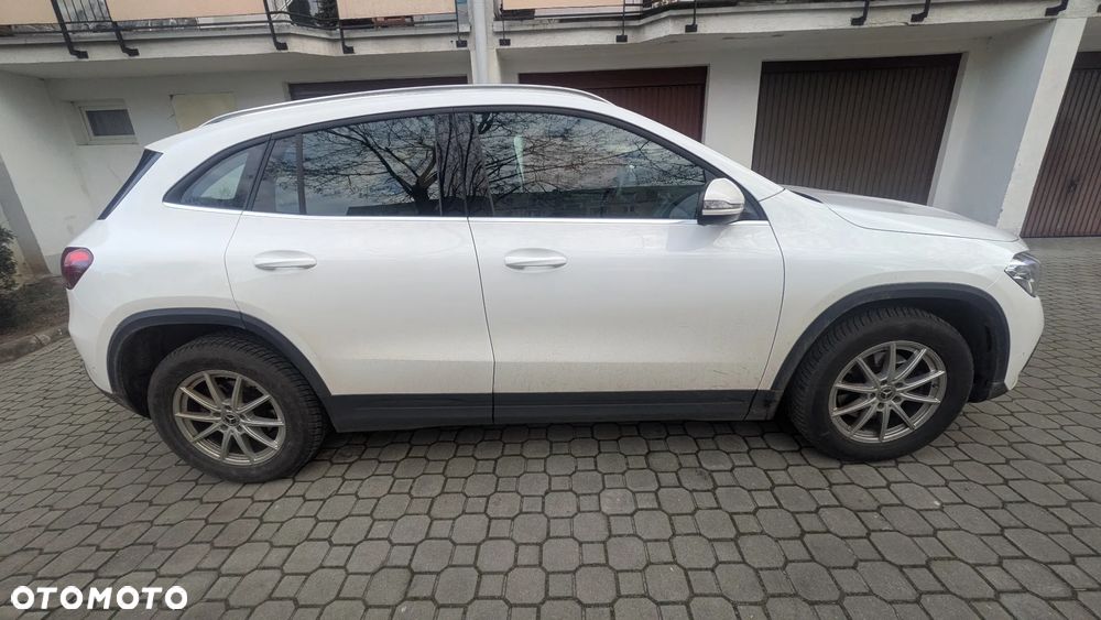 Mercedes-Benz GLA 200 Business Edition - 9