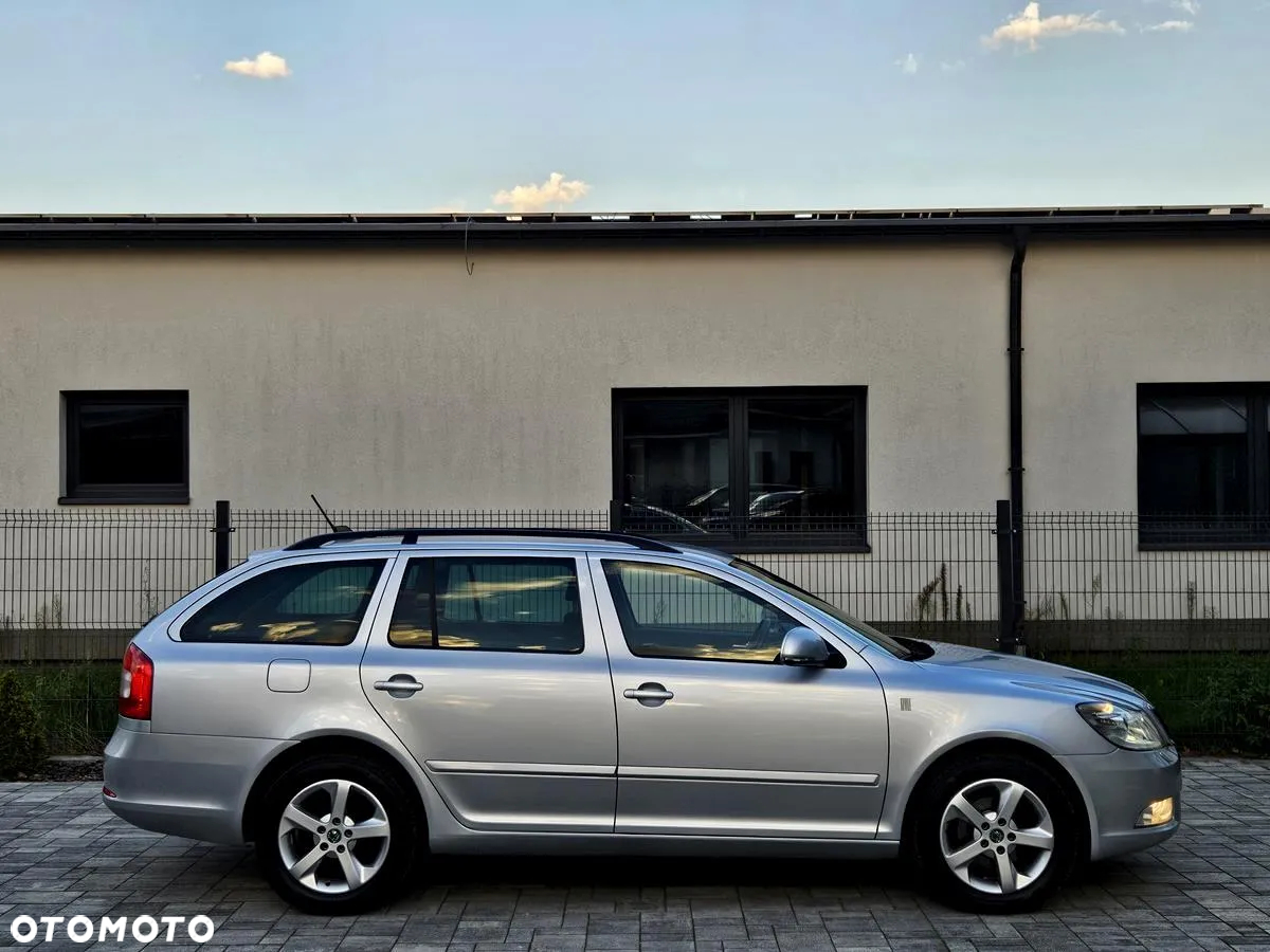 Skoda Octavia Combi 2.0 TDI DPF DSG FAMILY - 14