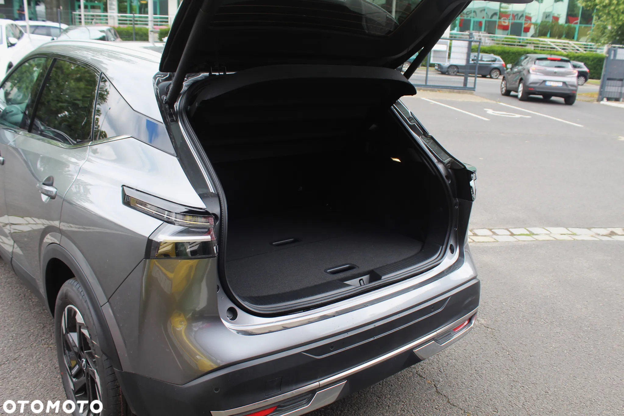 Nissan Qashqai 1.3 DIG-T mHEV N-Connecta - 10