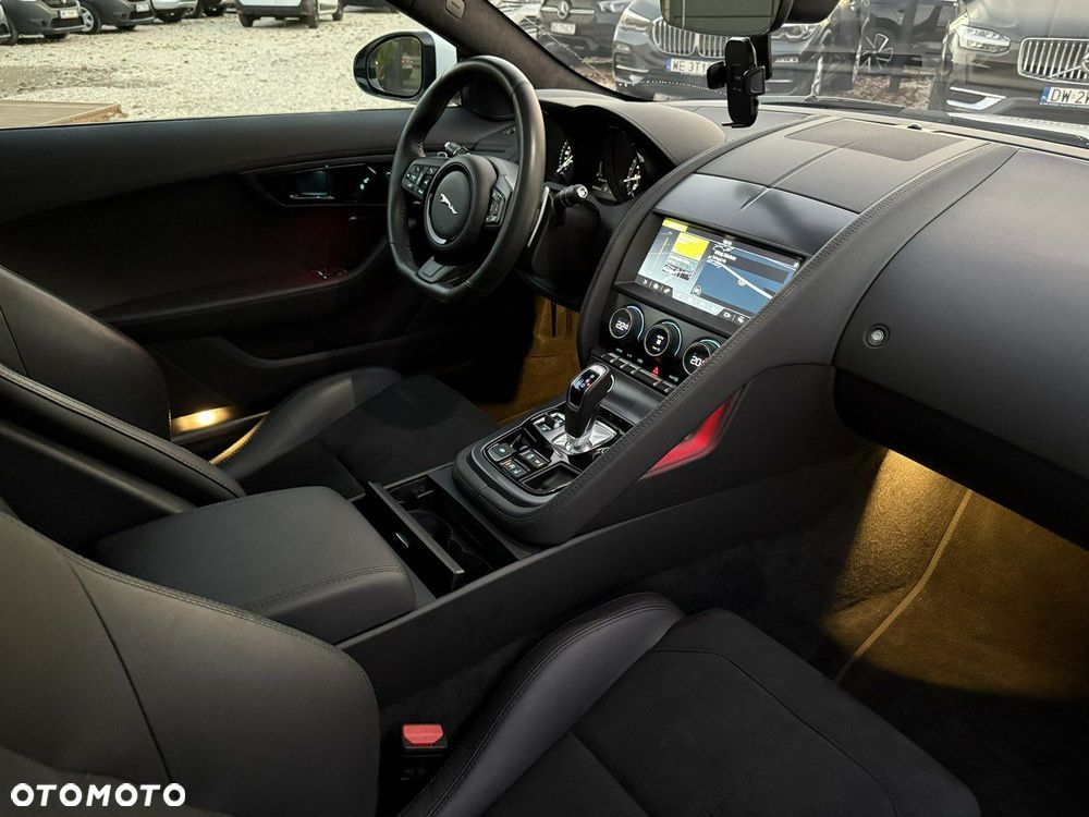 Jaguar F-Type - 4