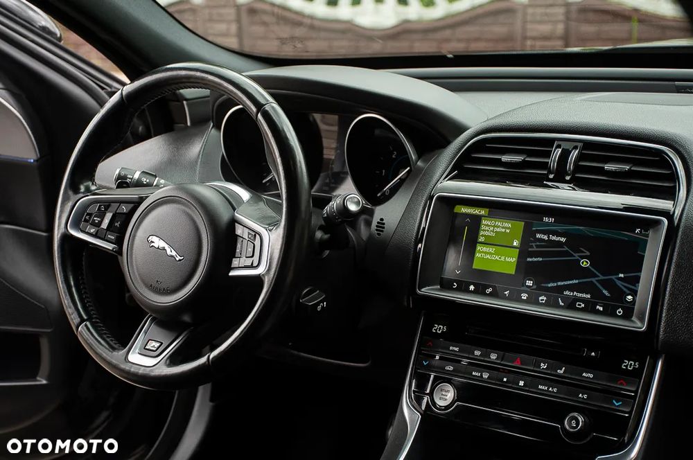 Jaguar XE - 9