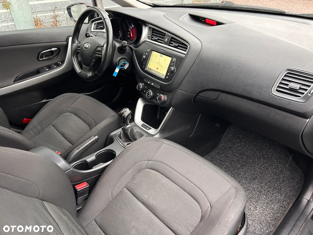 Kia Ceed 1.6 GDI Dream-Team Edition - 16