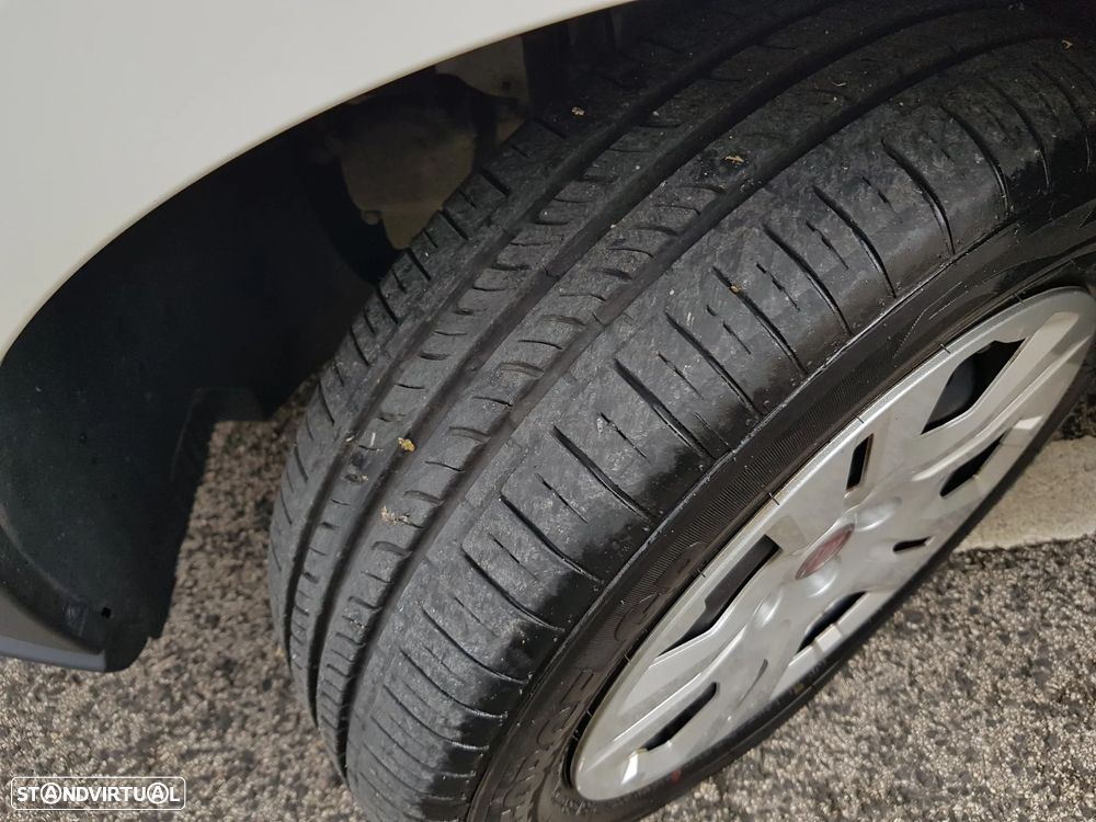 Fiat Doblo 3 Lugares - 38