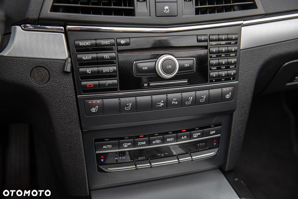 Mercedes-Benz Klasa E 350 CGI BlueEFFICIENCY 7G-TRONIC Avantgarde - 22