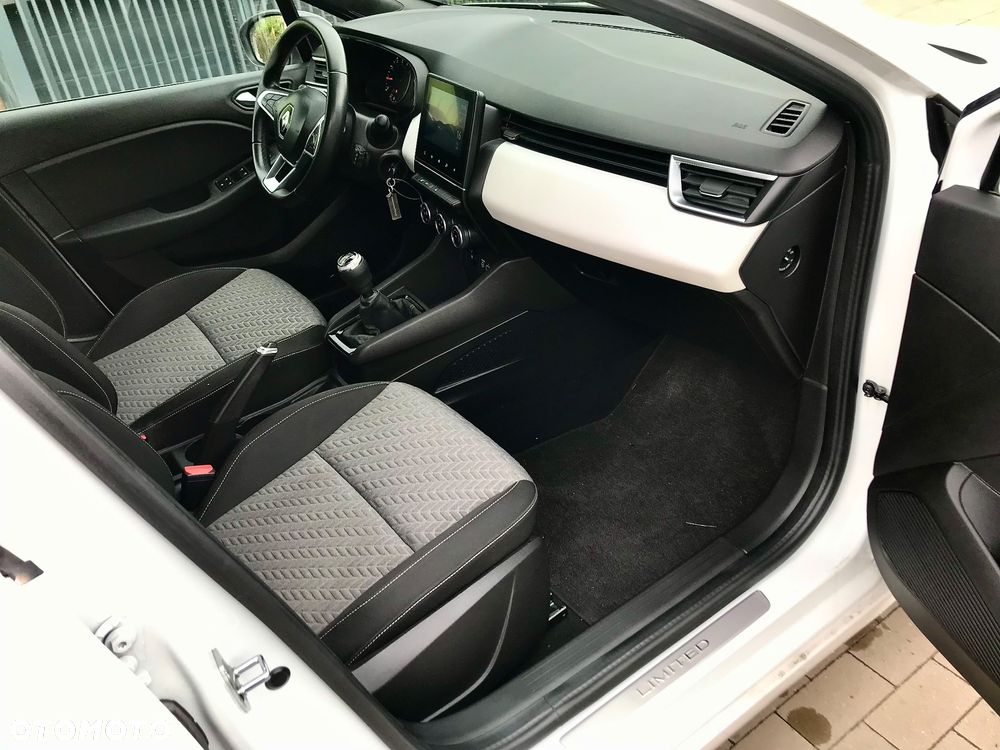 Renault Clio - 17