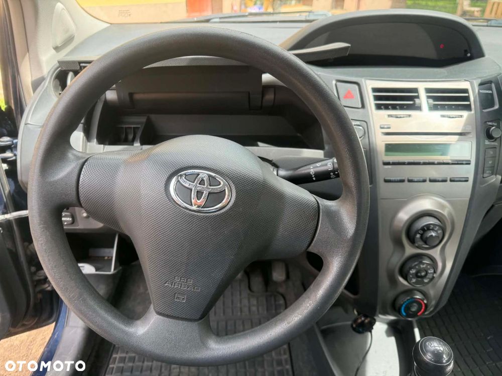 Toyota Yaris - 4