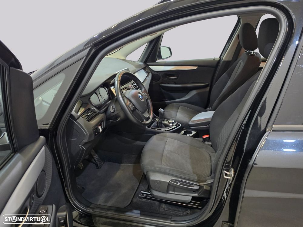 BMW 216 Gran Tourer d - 10
