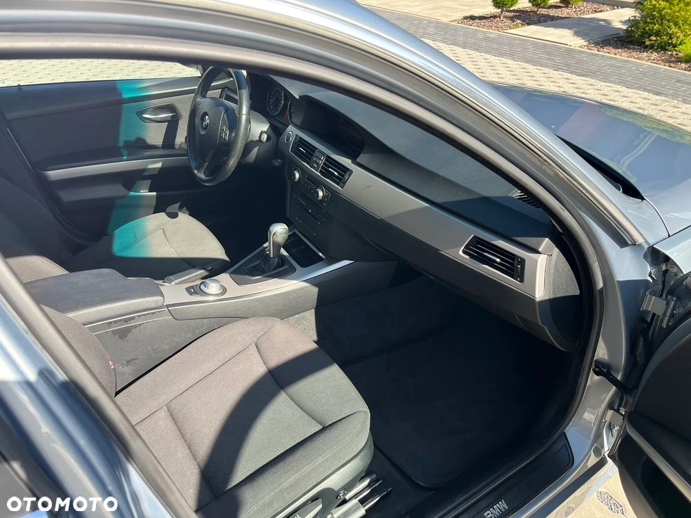 BMW Seria 3 325i - 12