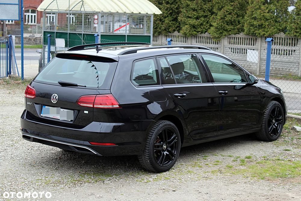 Volkswagen Golf - 11