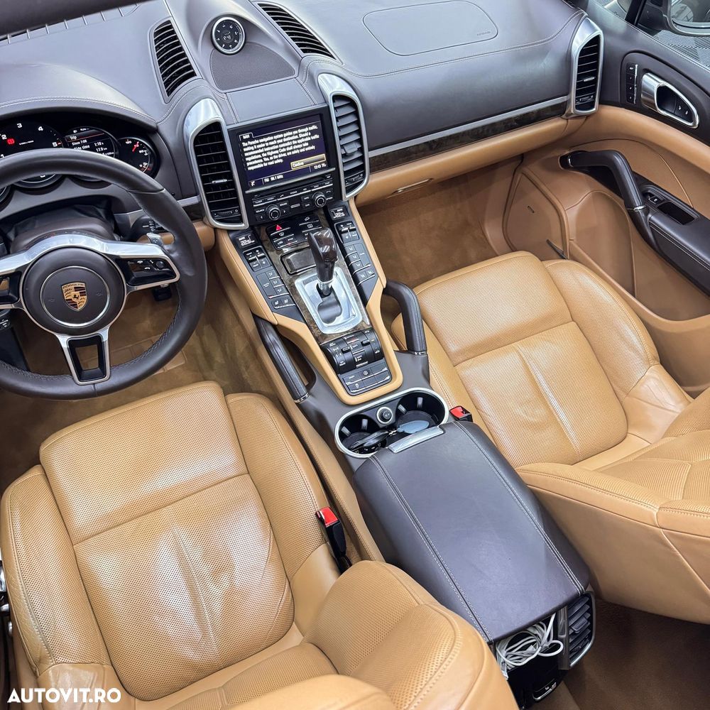 Porsche Cayenne - 6
