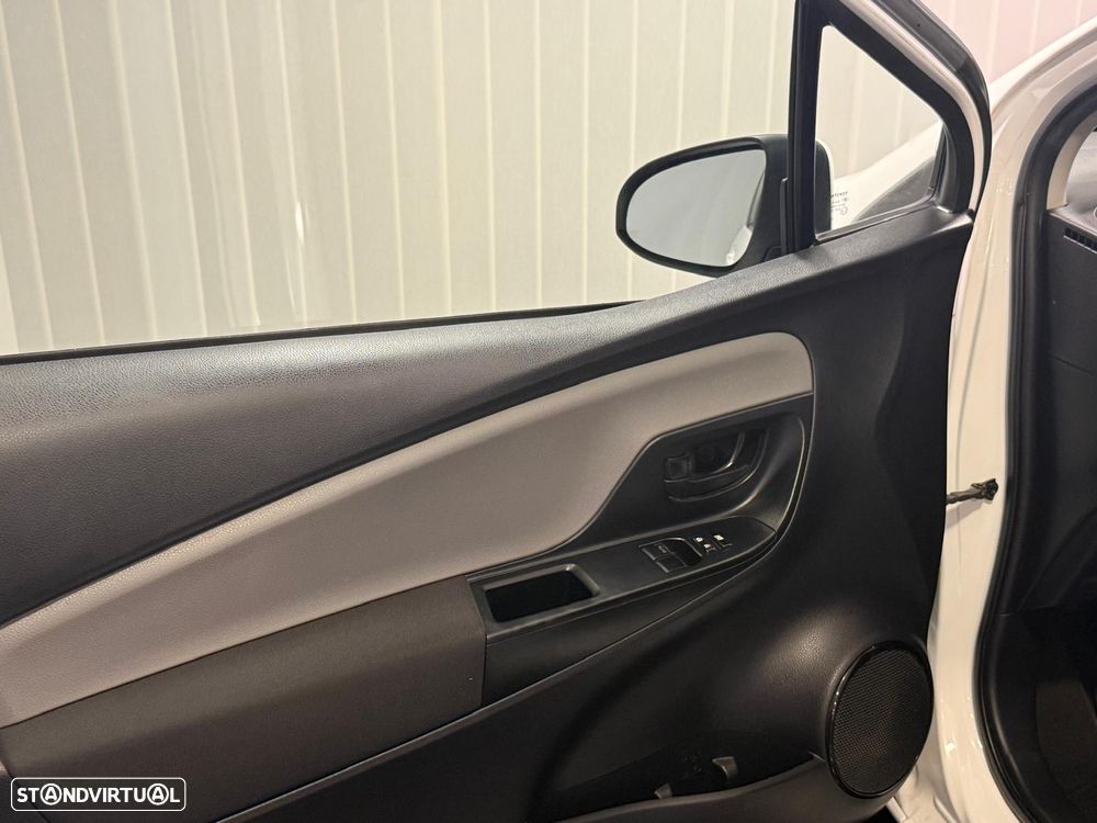 Toyota Yaris Bizz 1.4 D-4D AC - 12