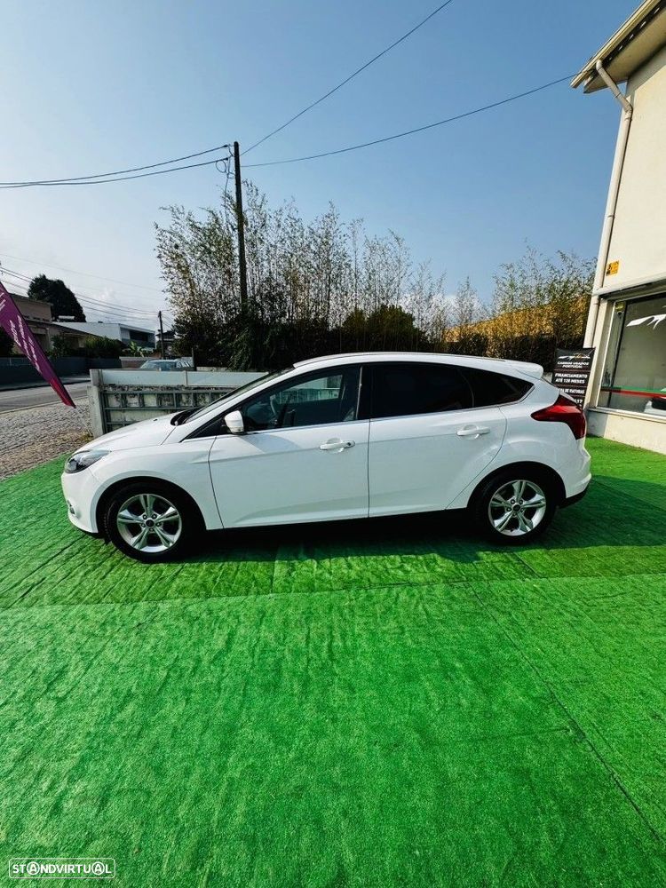Ford Focus 1.0 EcoBoost S&S Champions Edition - 9