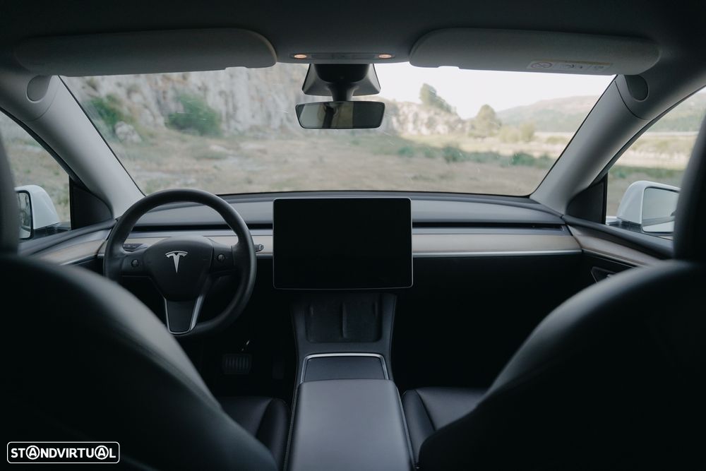 Tesla Model Y Long Range Dual Motor AWD - 23
