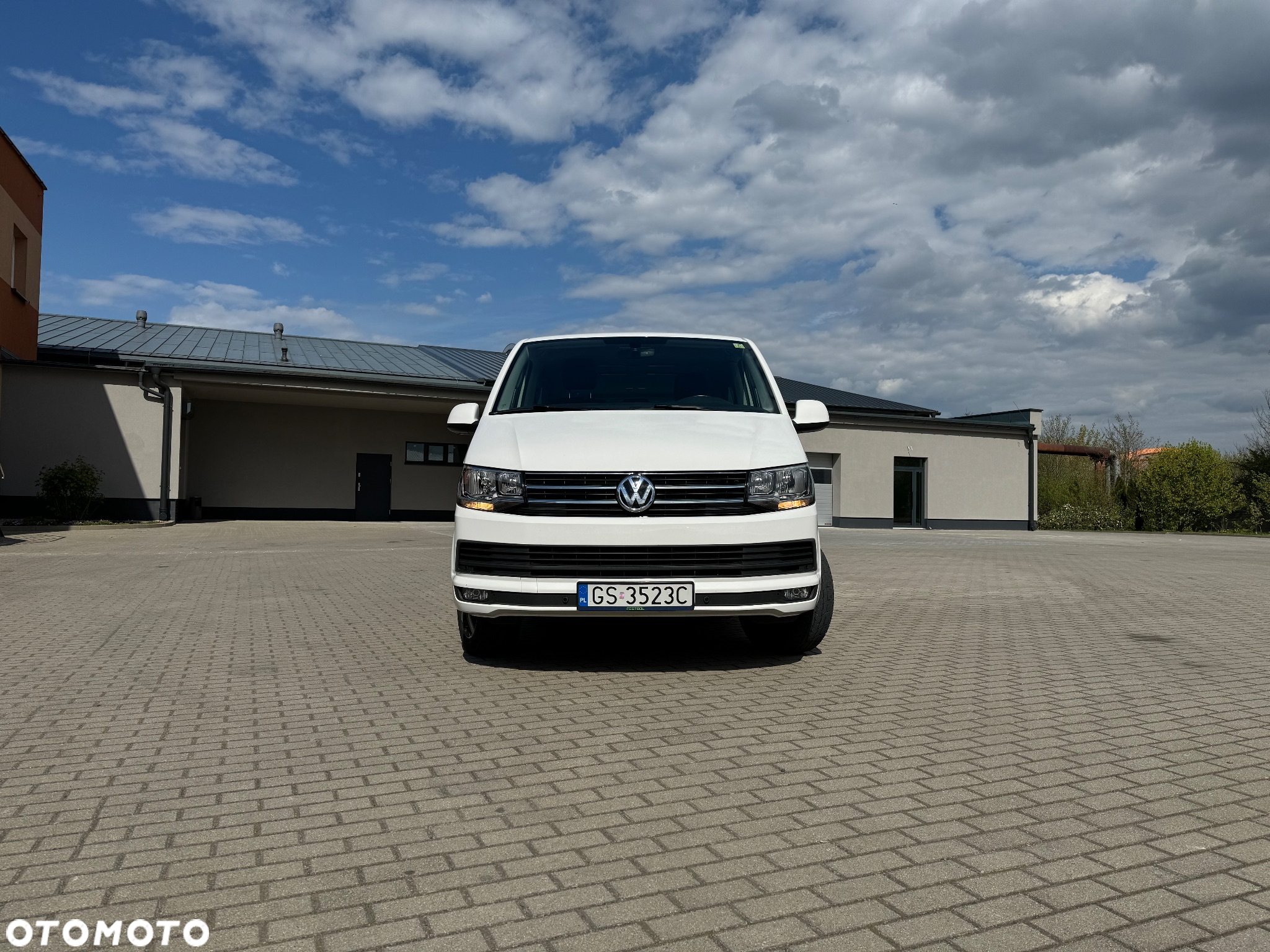 Volkswagen Caravelle 2.0 TDI L2 Comfortline - 2