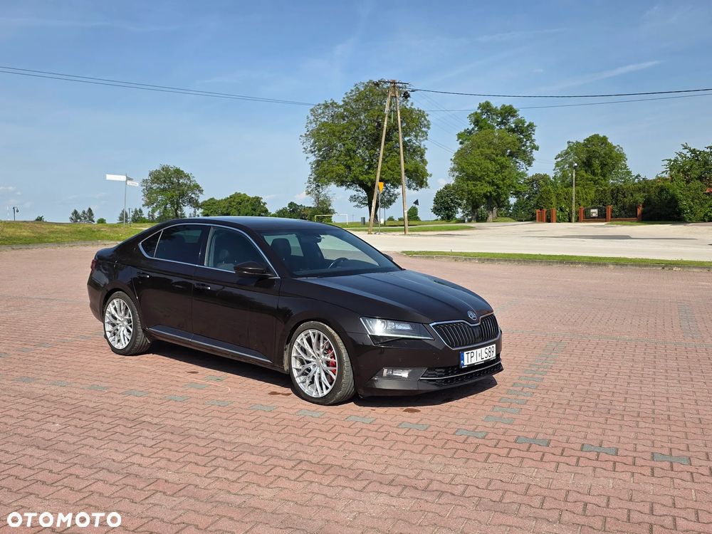 Skoda Superb 2.0 TDI 4x4 Style DSG - 1